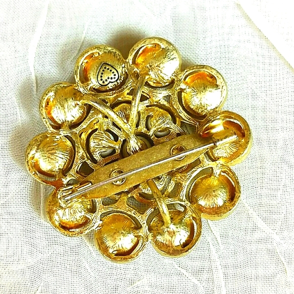 Brooch Scarf Pin Pendant Gold White Paradise Vintage Stella and Dot - Picture 2 of 4